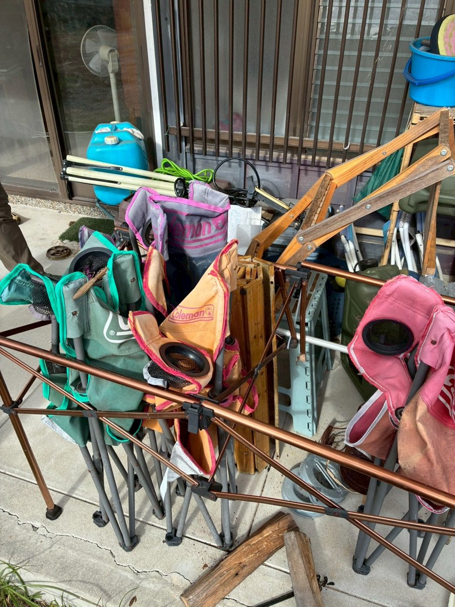 作業前：屋外の物干しとアウトドア用品（宇治市）