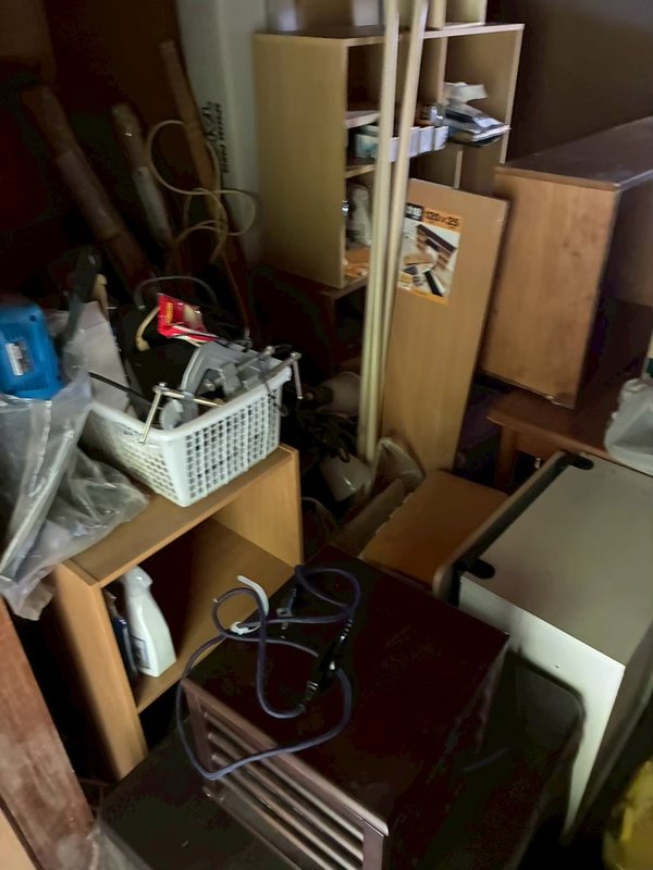 作業前：棚まわりの工具と日用品（上京区）