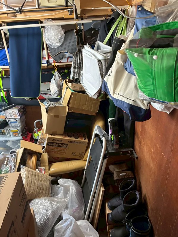 作業前：ガレージに積まれた荷物（上京区）