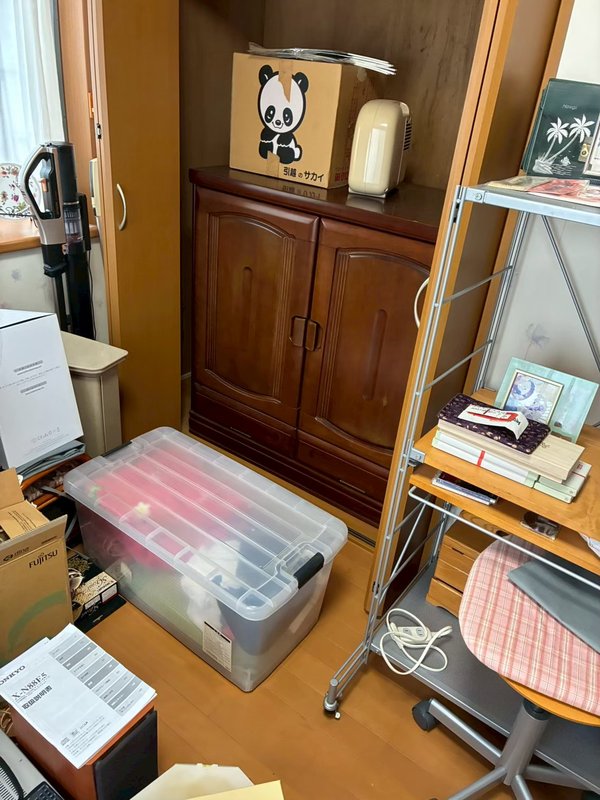 作業前：収納家具と衣装ケース（長岡京市）